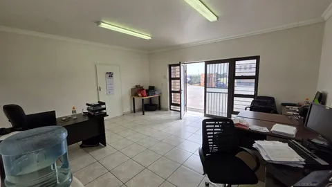 23 Dakota Crescemt, Airport Park, Germiston - 1189m² - Insuatrial - Warehouse - To Let - Germiston - Airport Park (18)